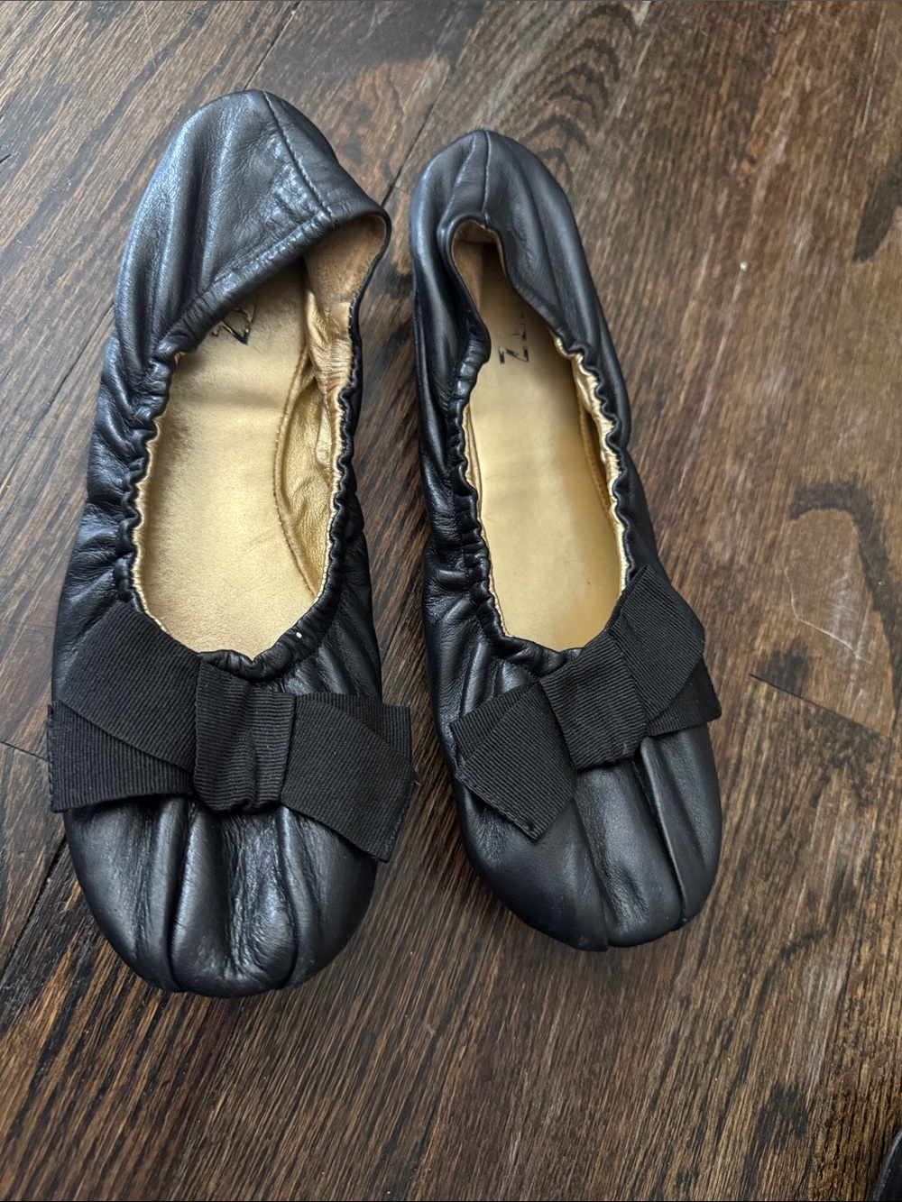 SCHUTZ Black Leather Bow Ballet Flats